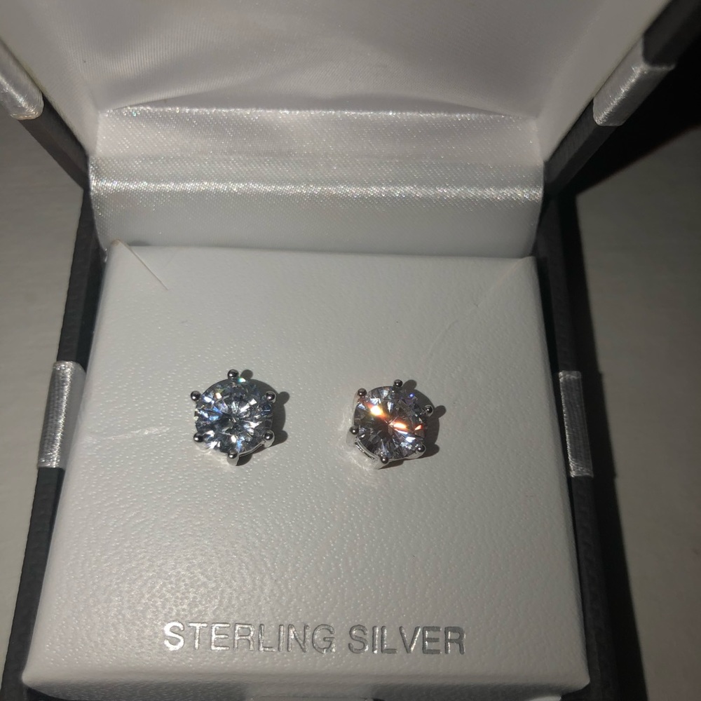 Zirconia earrings